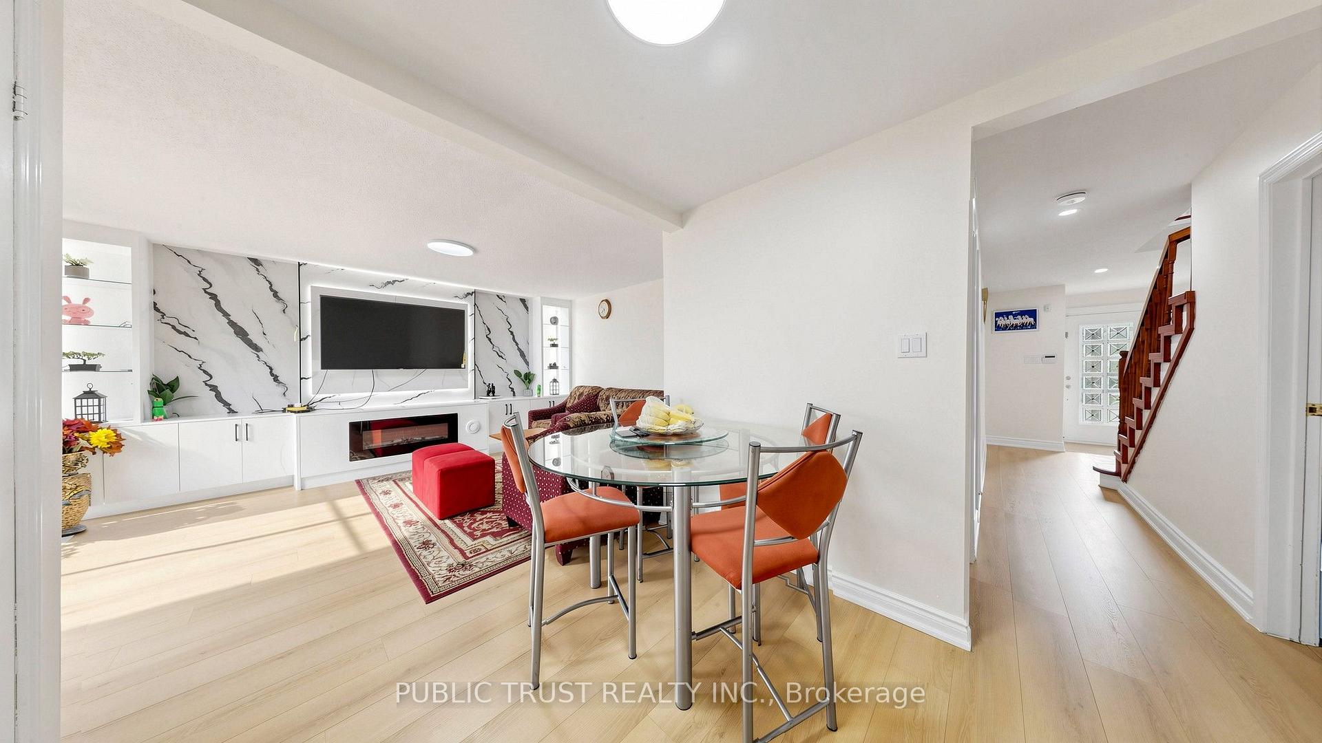 Photo 13 of 27 Mackay Street S, Brampton, Central Park — HOMEH