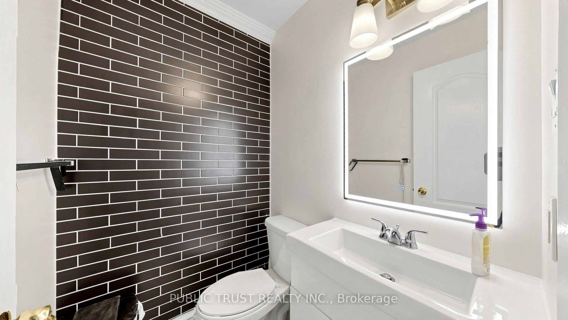 Photo 19 of 27 Mackay Street S, Brampton, Central Park — HOMEH