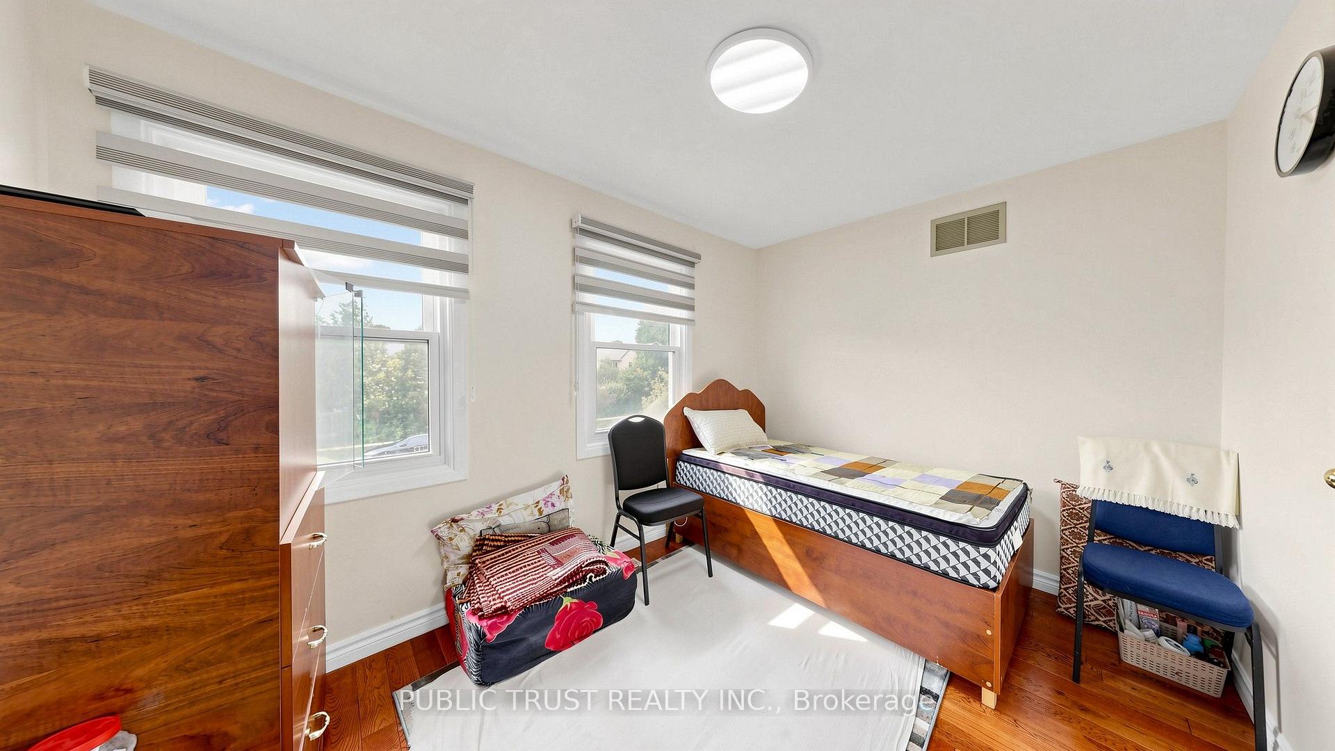 Photo 30 of 27 Mackay Street S, Brampton, Central Park — HOMEH