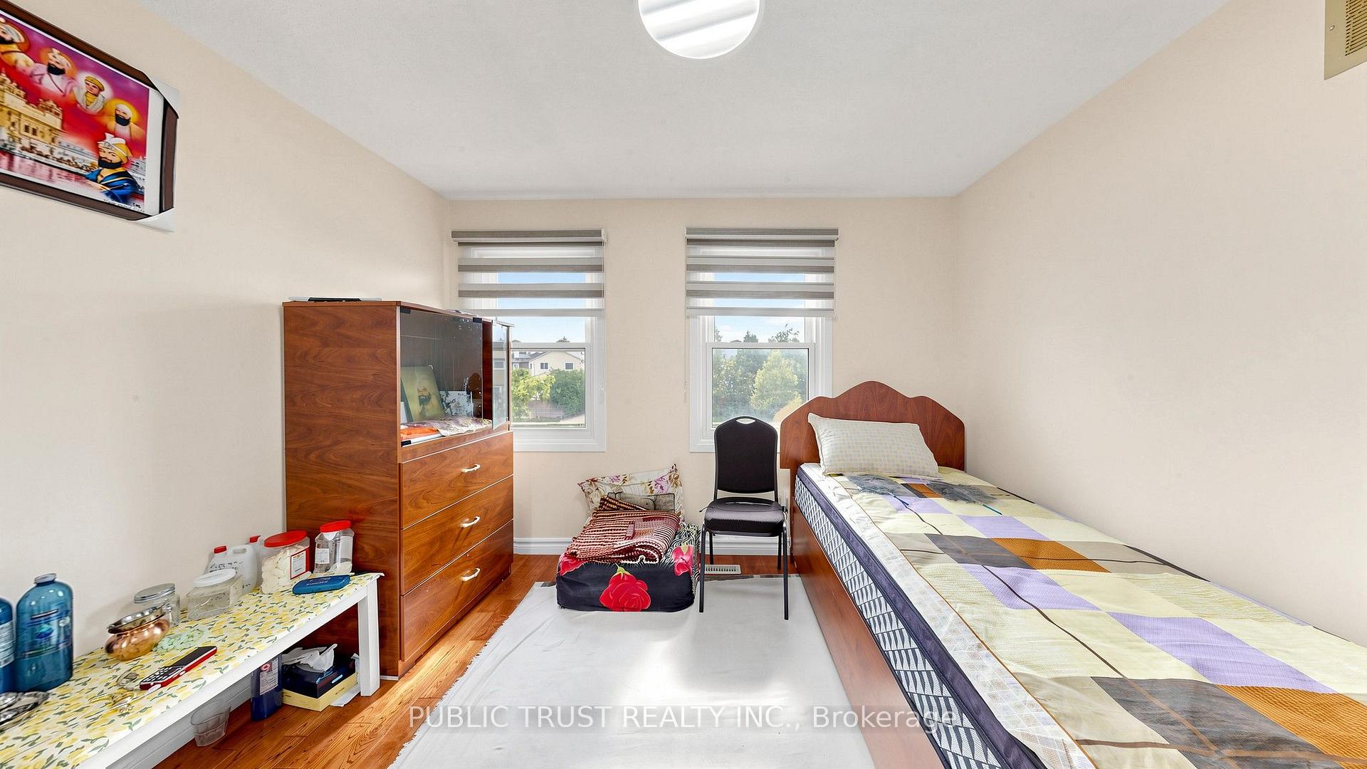 Photo 31 of 27 Mackay Street S, Brampton, Central Park — HOMEH