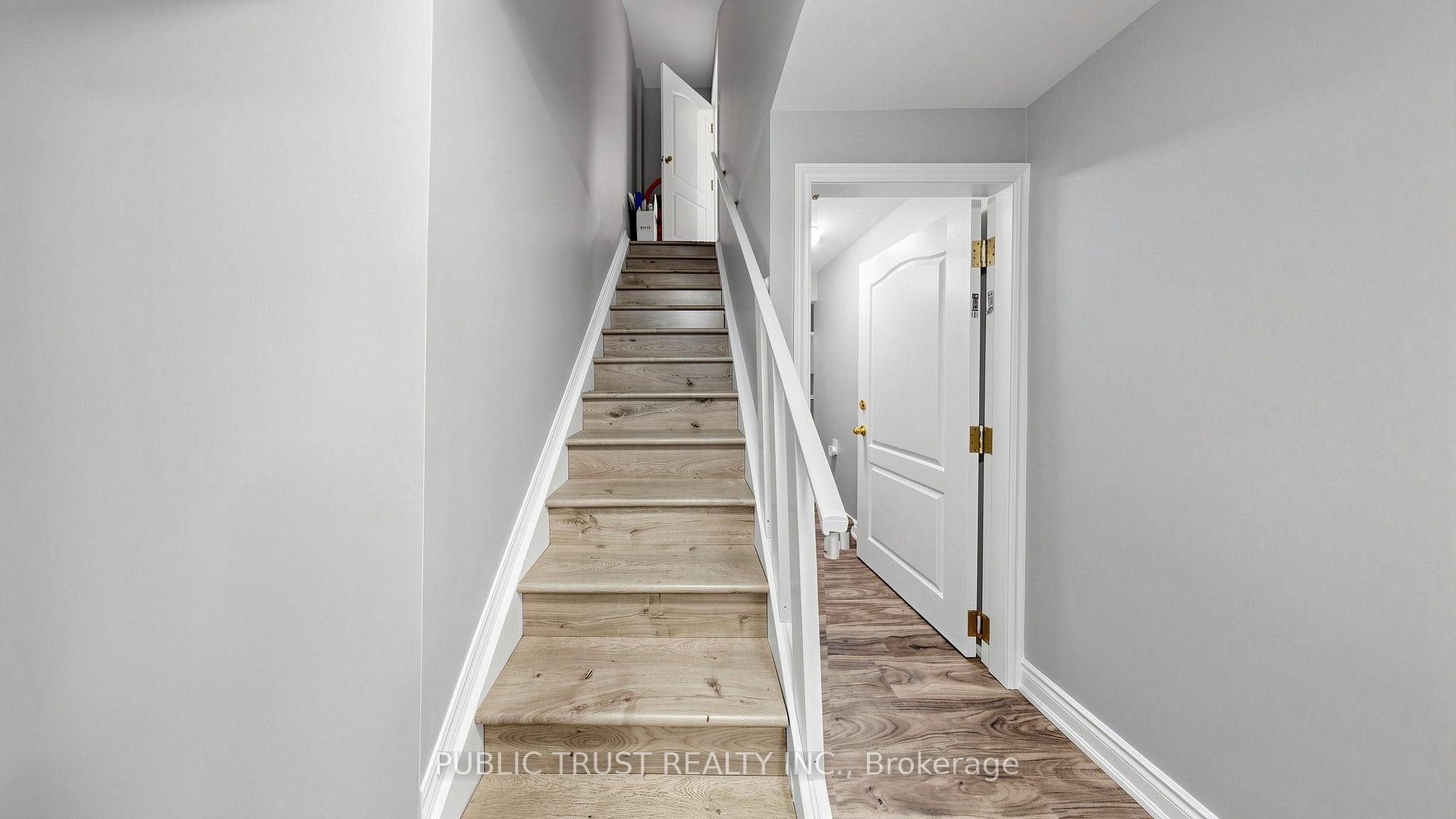 Photo 33 of 27 Mackay Street S, Brampton, Central Park — HOMEH