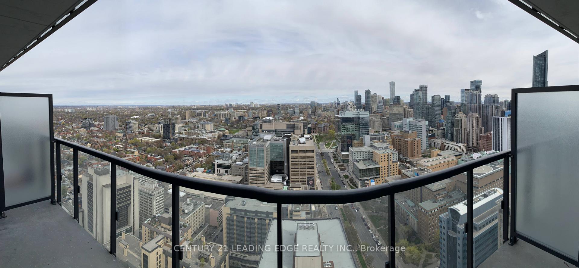 Photo of Unit 3301, 488 University Avenue