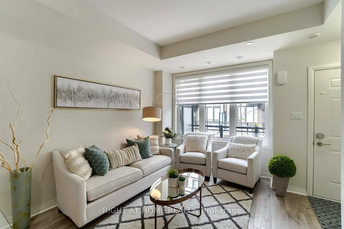 Photo 7 of Unit 3, 2285 McNab Lane, Mississauga, Clarkson — HOMEH
