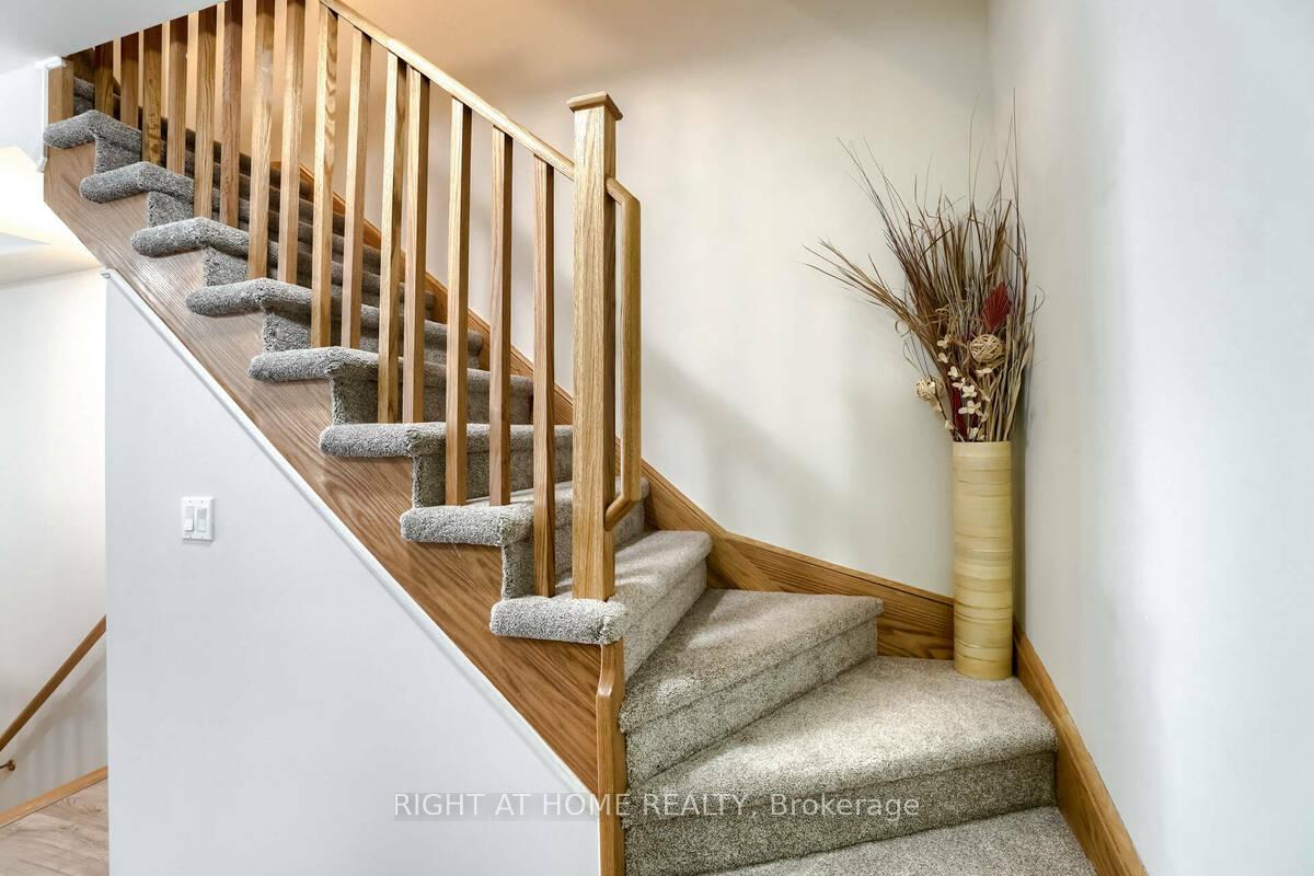 Photo 16 of Unit 3, 2285 McNab Lane, Mississauga, Clarkson — HOMEH