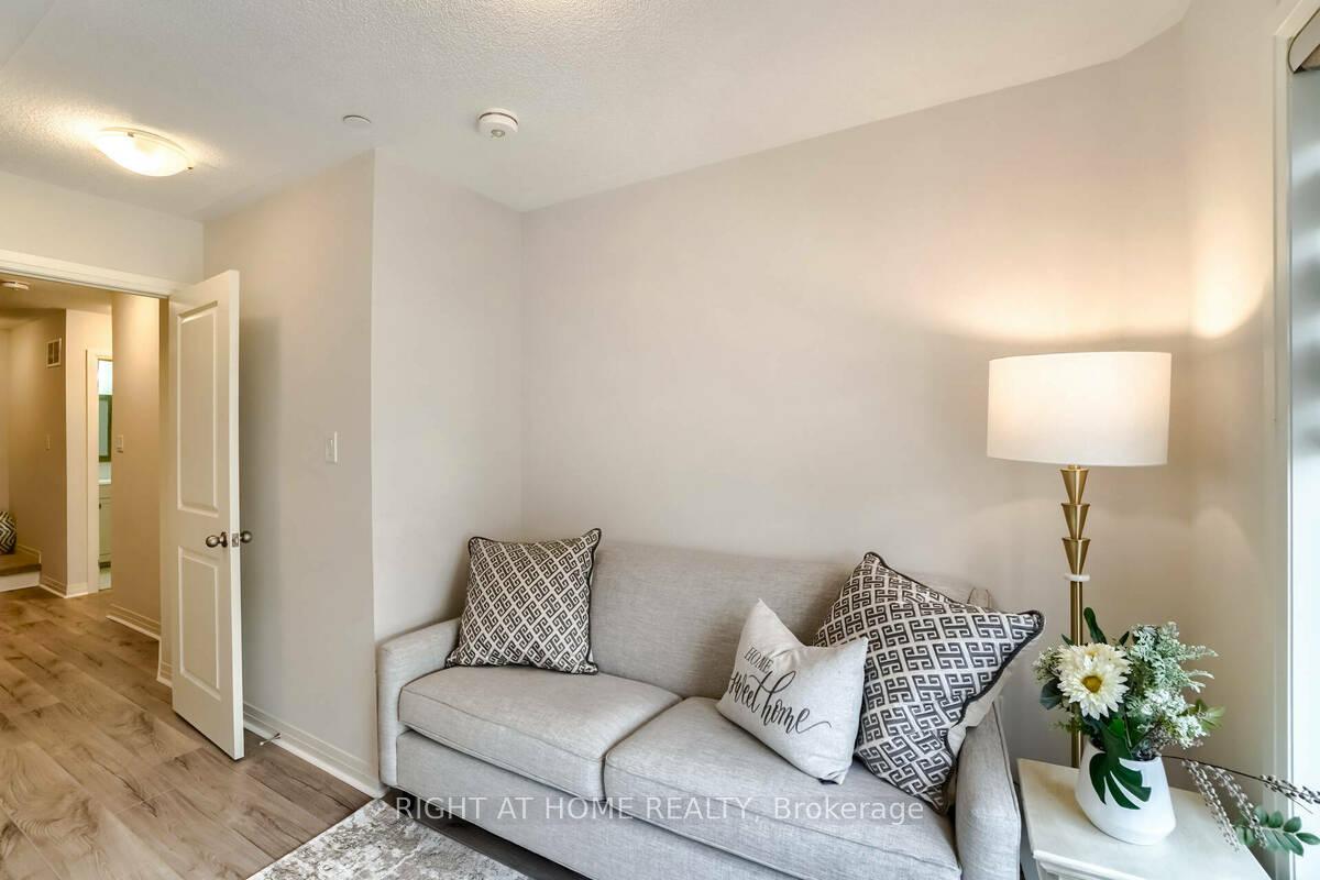 Photo 19 of Unit 3, 2285 McNab Lane, Mississauga, Clarkson — HOMEH