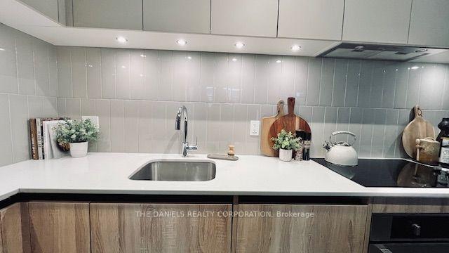 Photo 13 of Unit 120, 8 Beverley Glen Boulevard, Vaughan, Beverley Glen — HOMEH