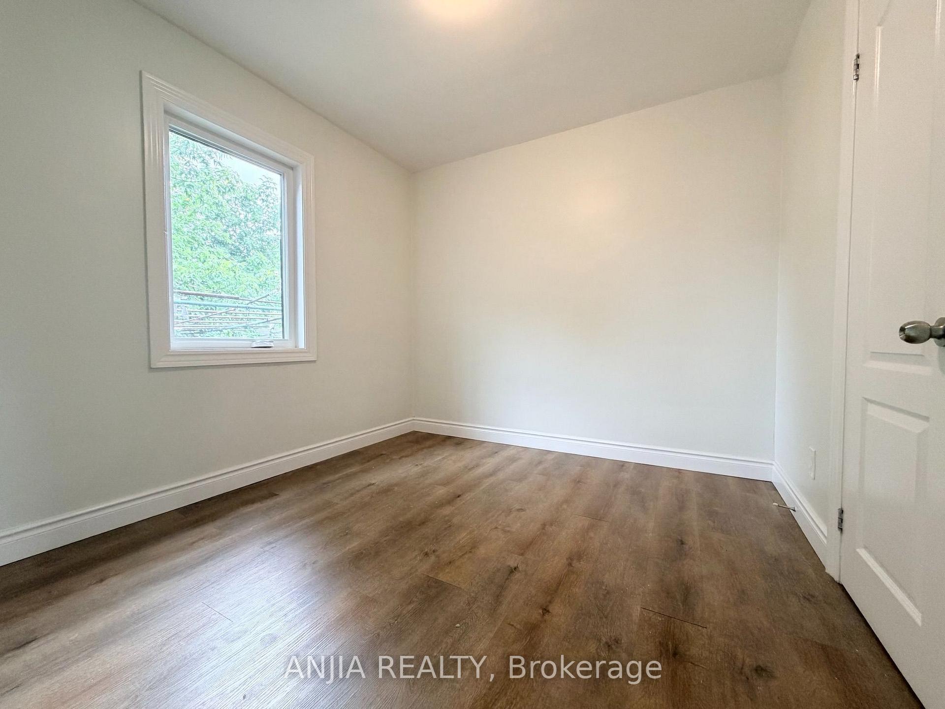 Photo 12 of 77 Nash Drive, North York, Downsview-Roding-CFB — HOMEH