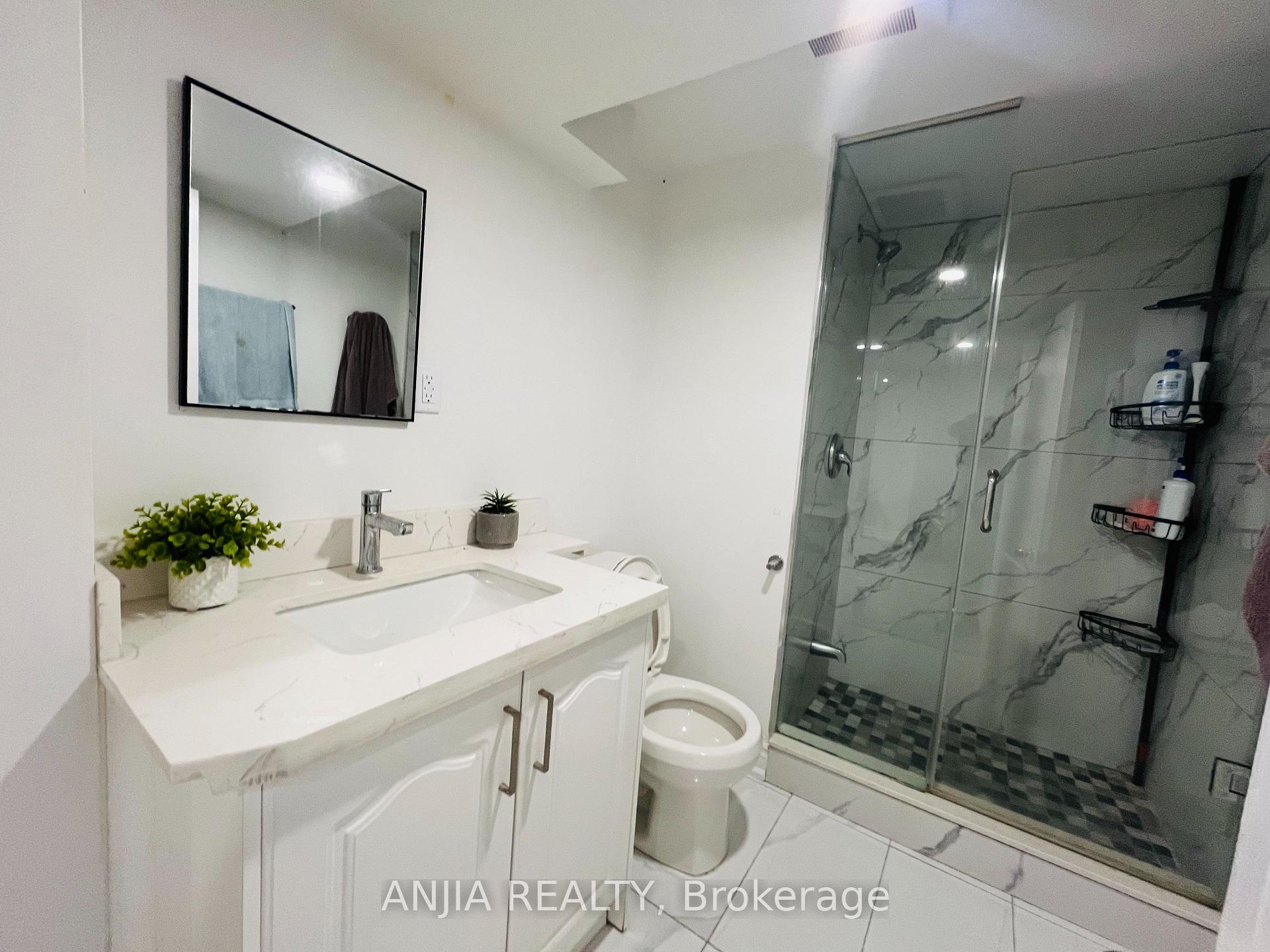 Photo 25 of 77 Nash Drive, North York, Downsview-Roding-CFB — HOMEH