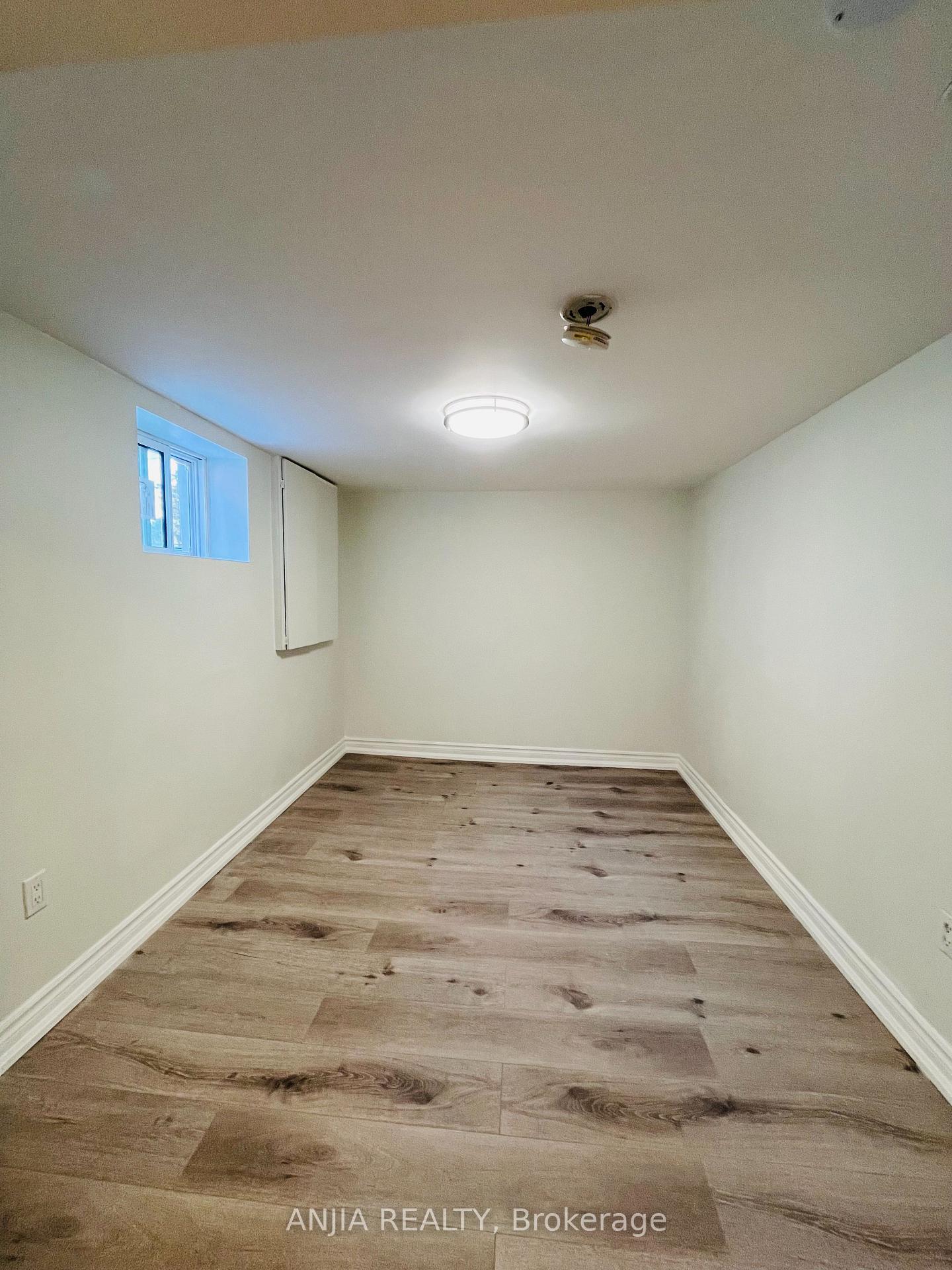 Photo 28 of 77 Nash Drive, North York, Downsview-Roding-CFB — HOMEH