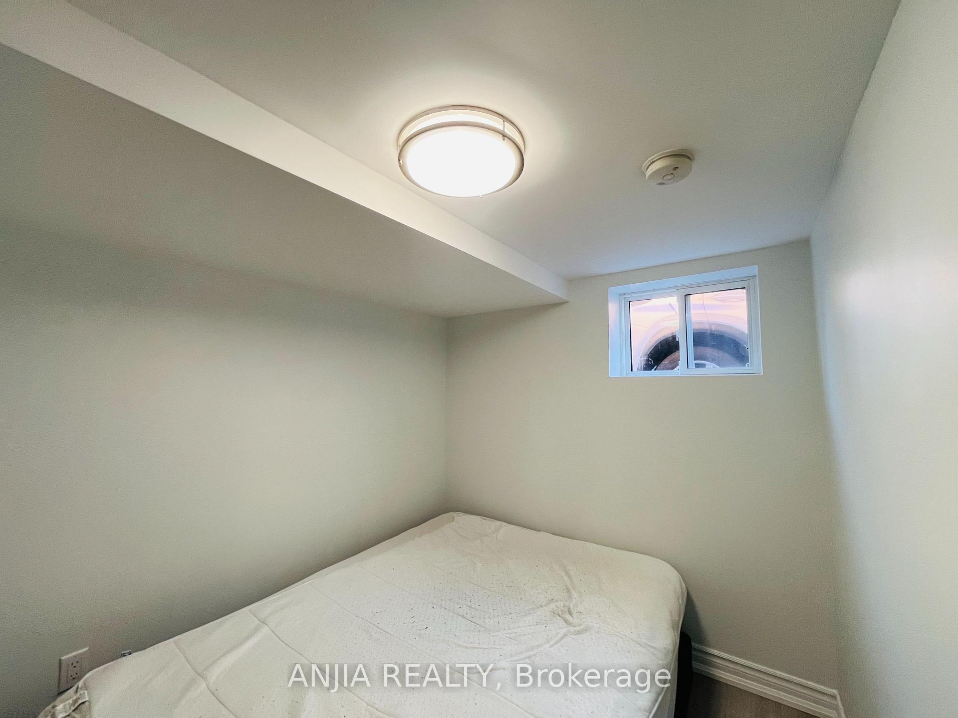 Photo 33 of 77 Nash Drive, North York, Downsview-Roding-CFB — HOMEH