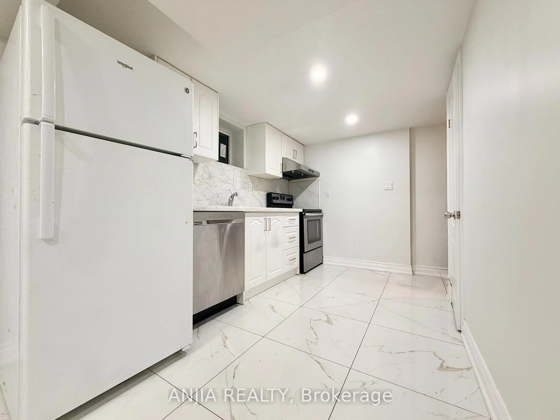 Photo 22 of 77 Nash Drive, North York, Downsview-Roding-CFB — HOMEH