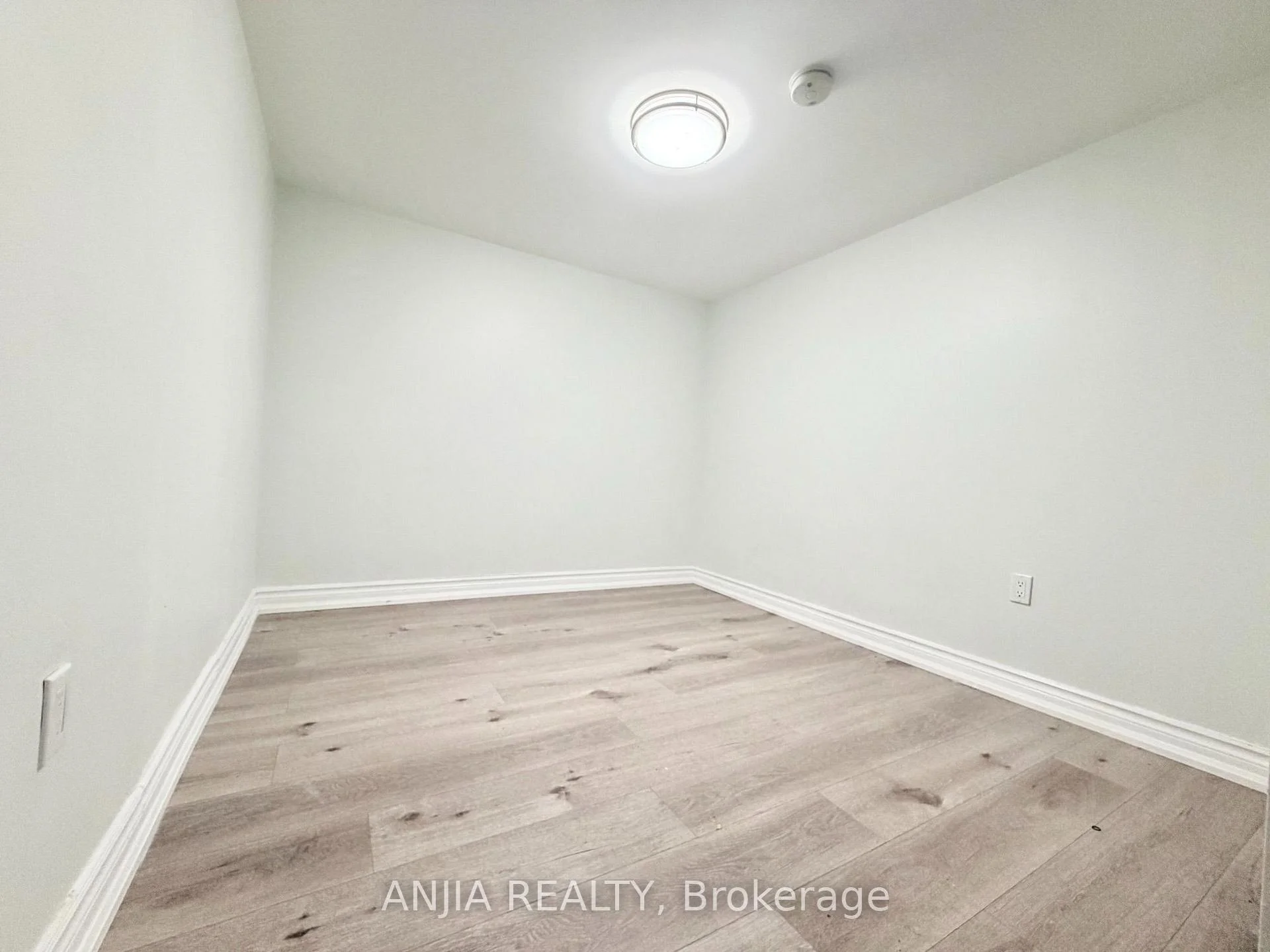 Photo 39 of 77 Nash Drive, North York, Downsview-Roding-CFB — HOMEH