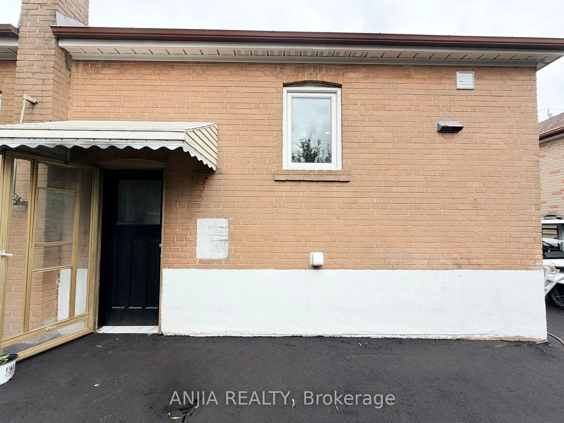 Photo 42 of 77 Nash Drive, North York, Downsview-Roding-CFB — HOMEH