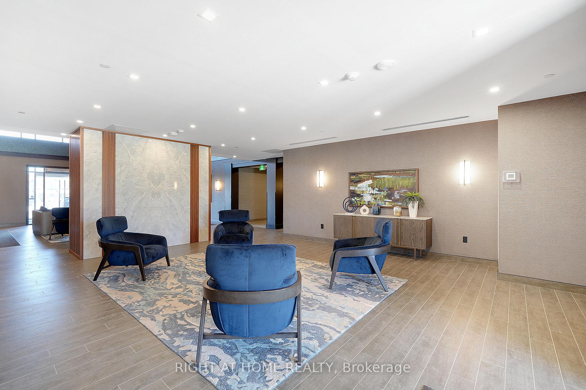 Photo 3 of Unit 905, 460 Dundas Street E, Hamilton, Waterdown — HOMEH