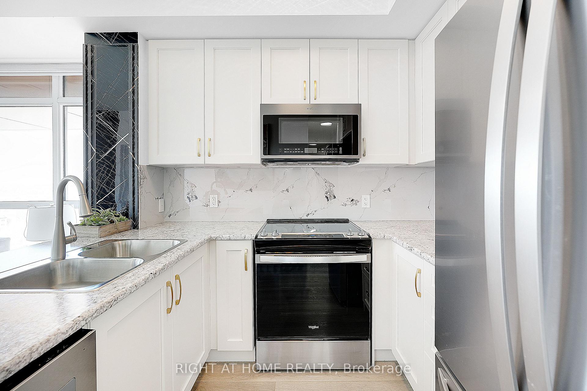 Photo 11 of Unit 905, 460 Dundas Street E, Hamilton, Waterdown — HOMEH