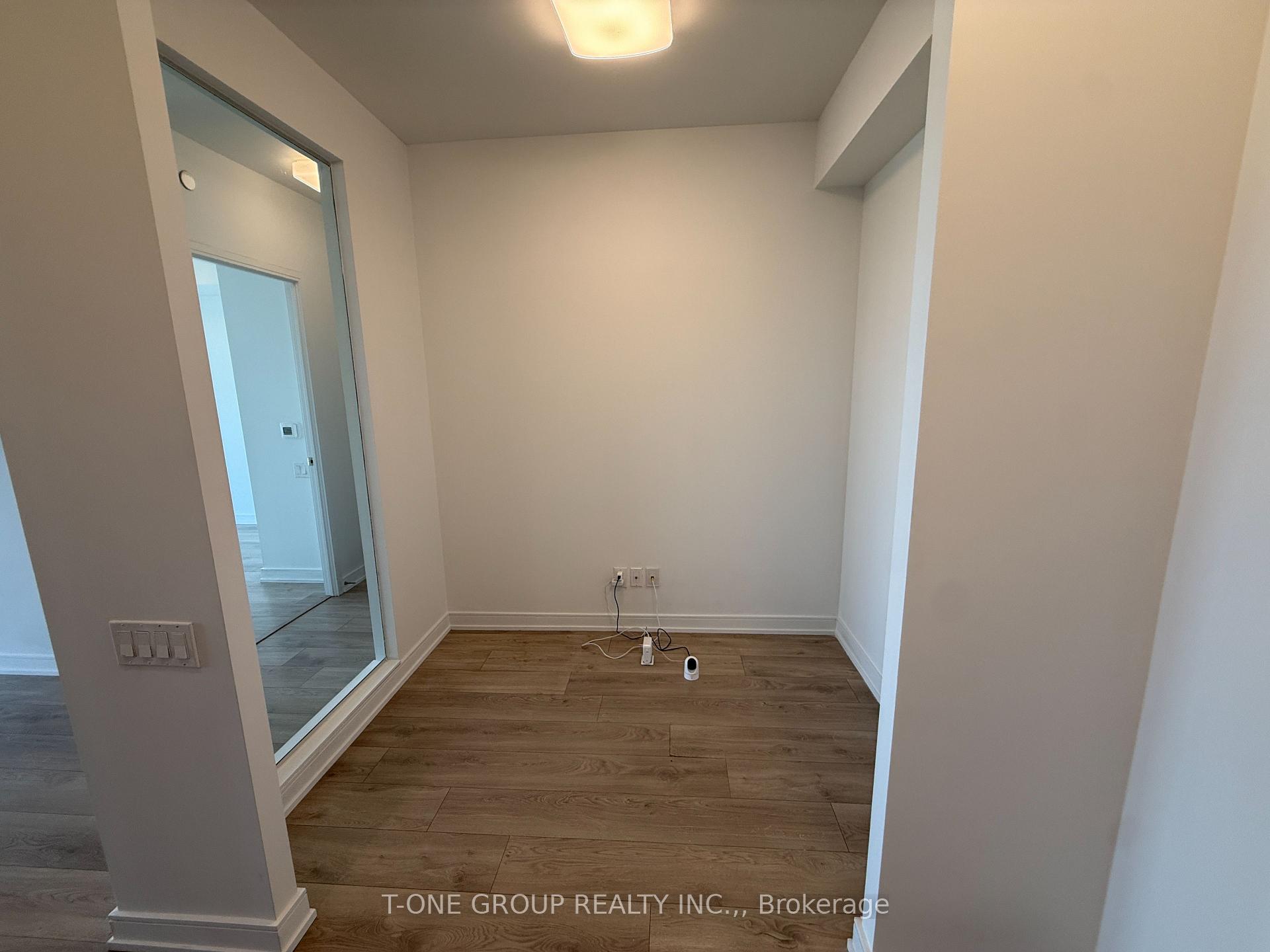 Photo 4 of Unit 2704, 3 Gloucester Street, Toronto, Church-Yonge Corridor — HOMEH