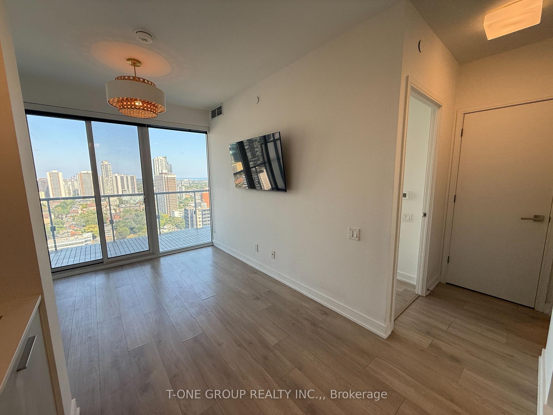 Photo 7 of Unit 2704, 3 Gloucester Street, Toronto, Church-Yonge Corridor — HOMEH