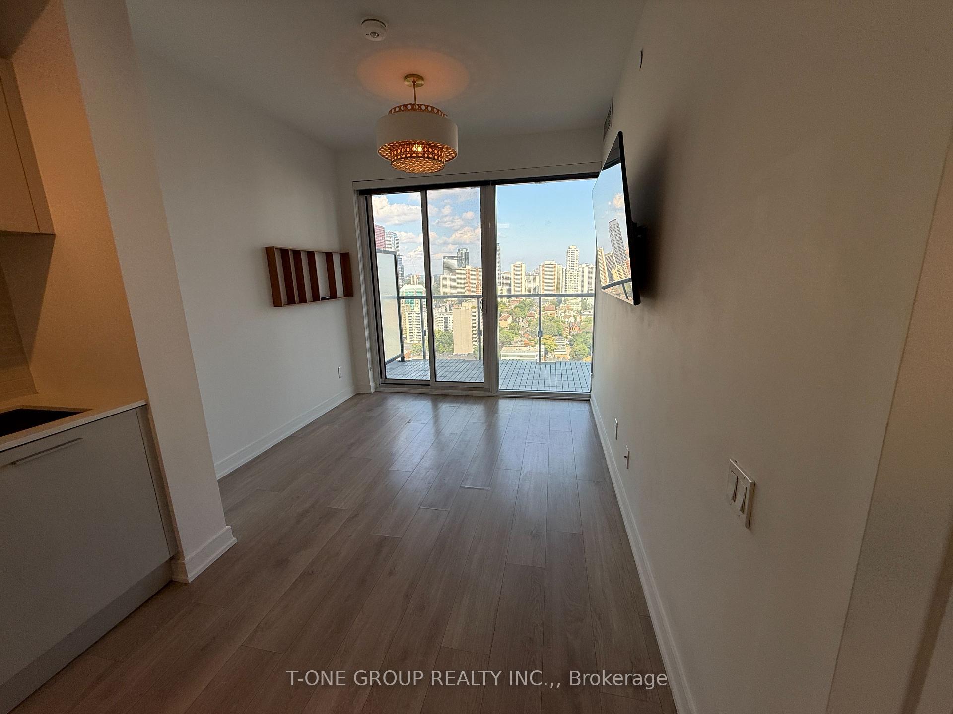 Photo 6 of Unit 2704, 3 Gloucester Street, Toronto, Church-Yonge Corridor — HOMEH