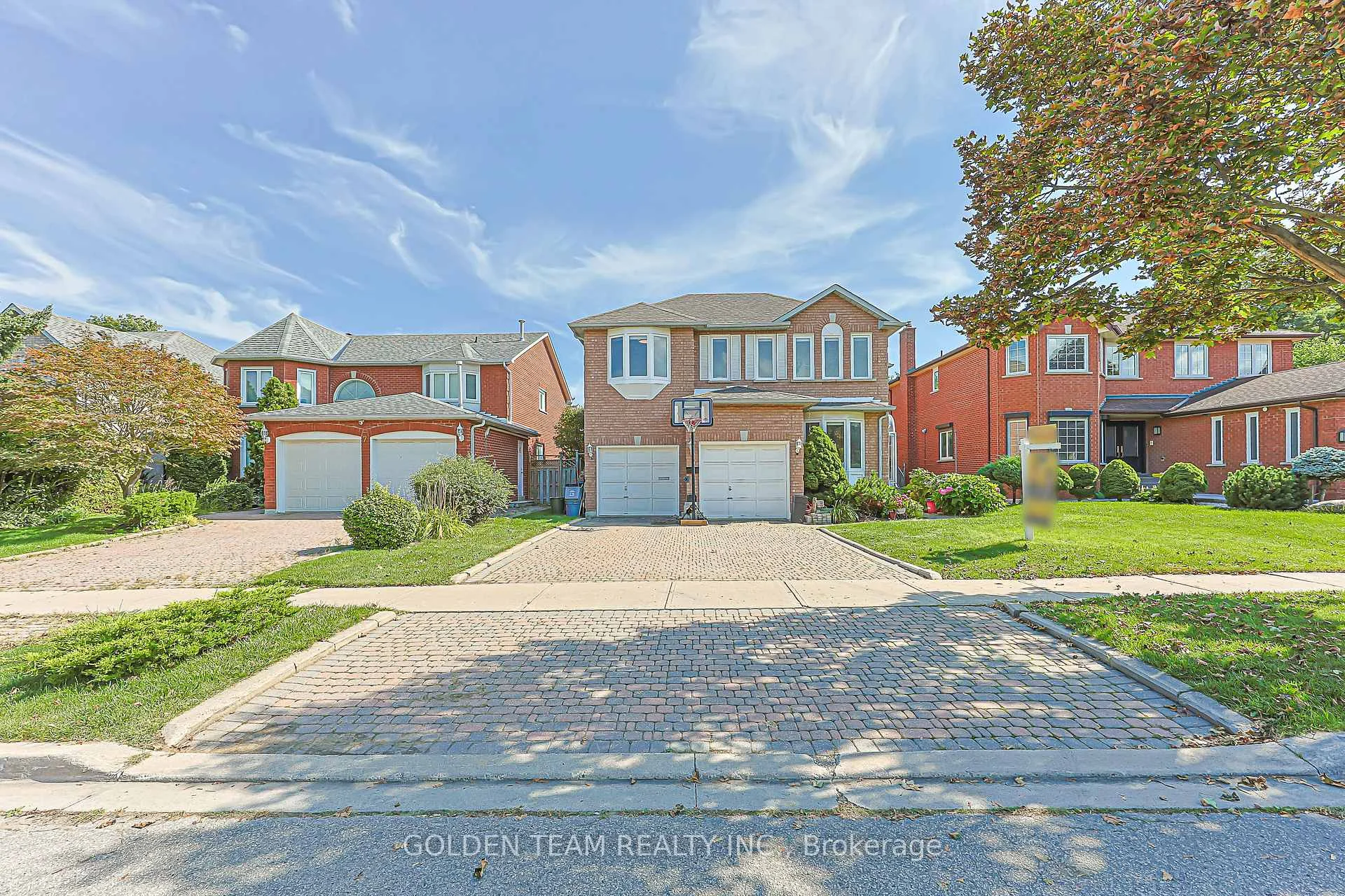 Front of 5 Jardin Hill Court