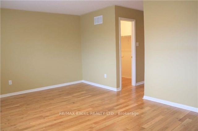 Photo 11 of 312 Country Glen Road, Markham, Cornell — HOMEH