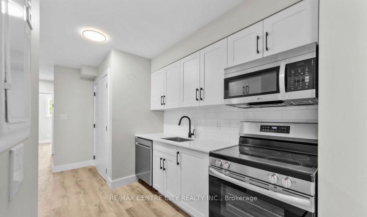 Photo 2 of Unit 3A, 400 Scenic Drive N, London, South S — HOMEH