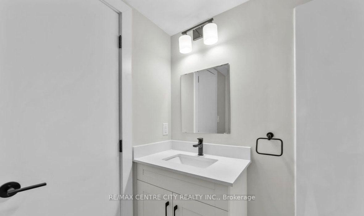 Photo 12 of Unit 3A, 400 Scenic Drive N, London, South S — HOMEH