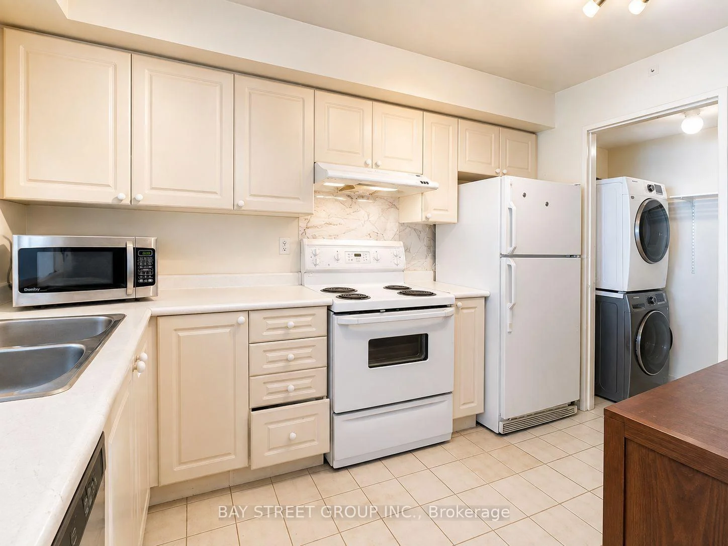 Photo 4 of Unit 510, 18 Lee Centre Drive, Scarborough, Woburn — HOMEH