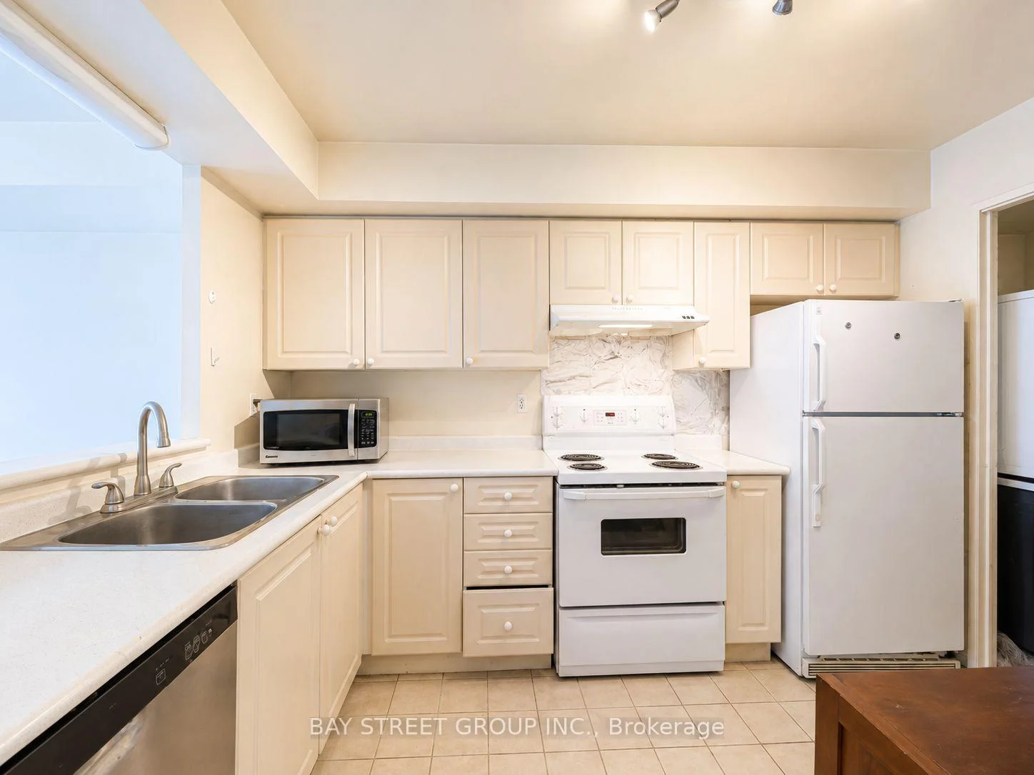 Photo 5 of Unit 510, 18 Lee Centre Drive, Scarborough, Woburn — HOMEH