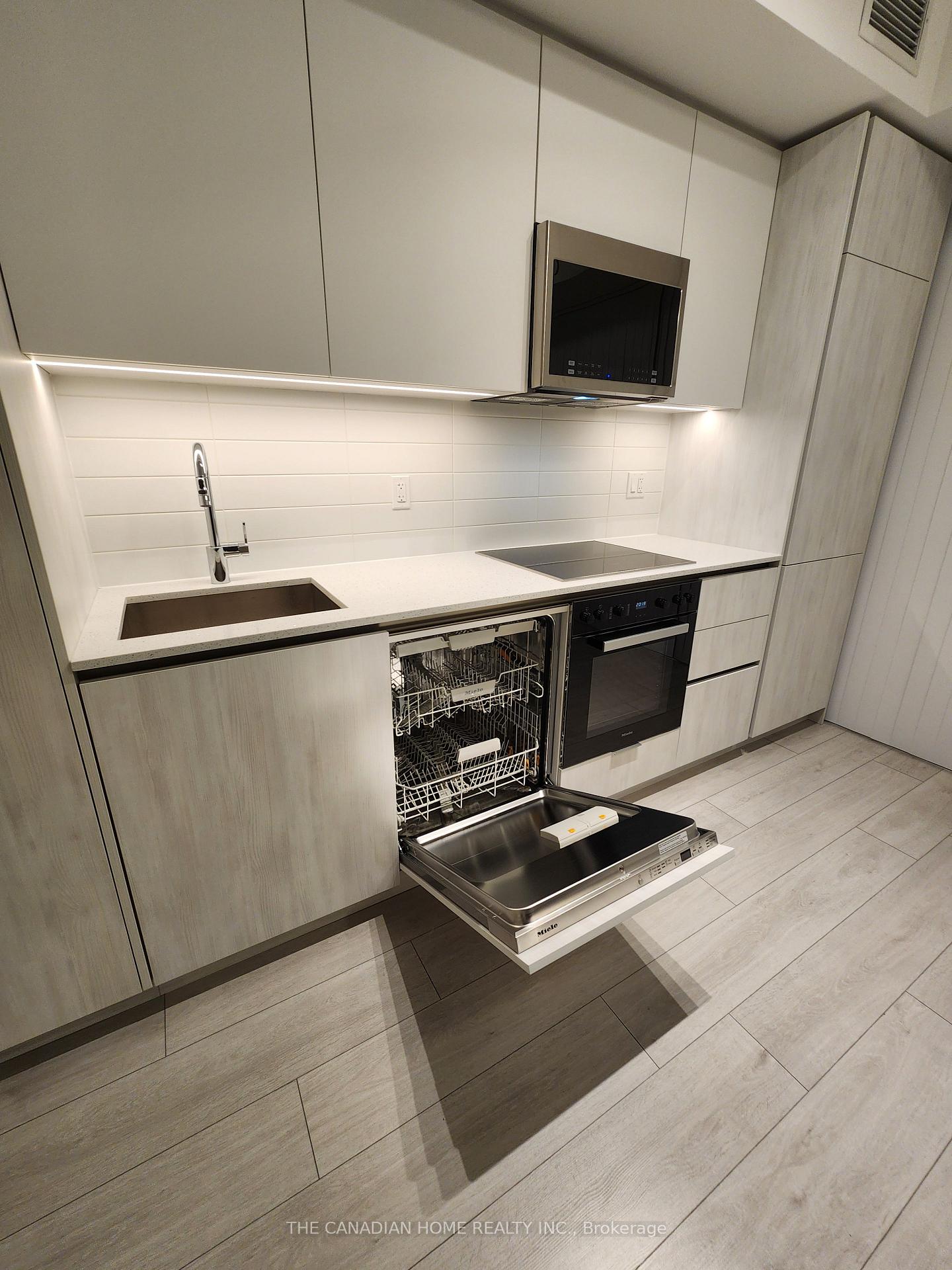 Photo 14 of Unit 1925, 400 King Street, Toronto, Waterfront Communities — HOMEH