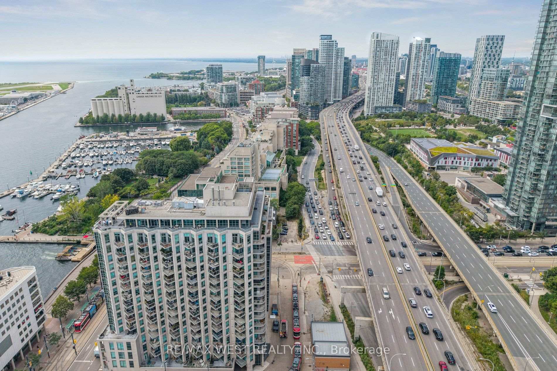 Photo 8 of Unit 1104, 410 Queens Quay W, Toronto, Waterfront Communities — HOMEH