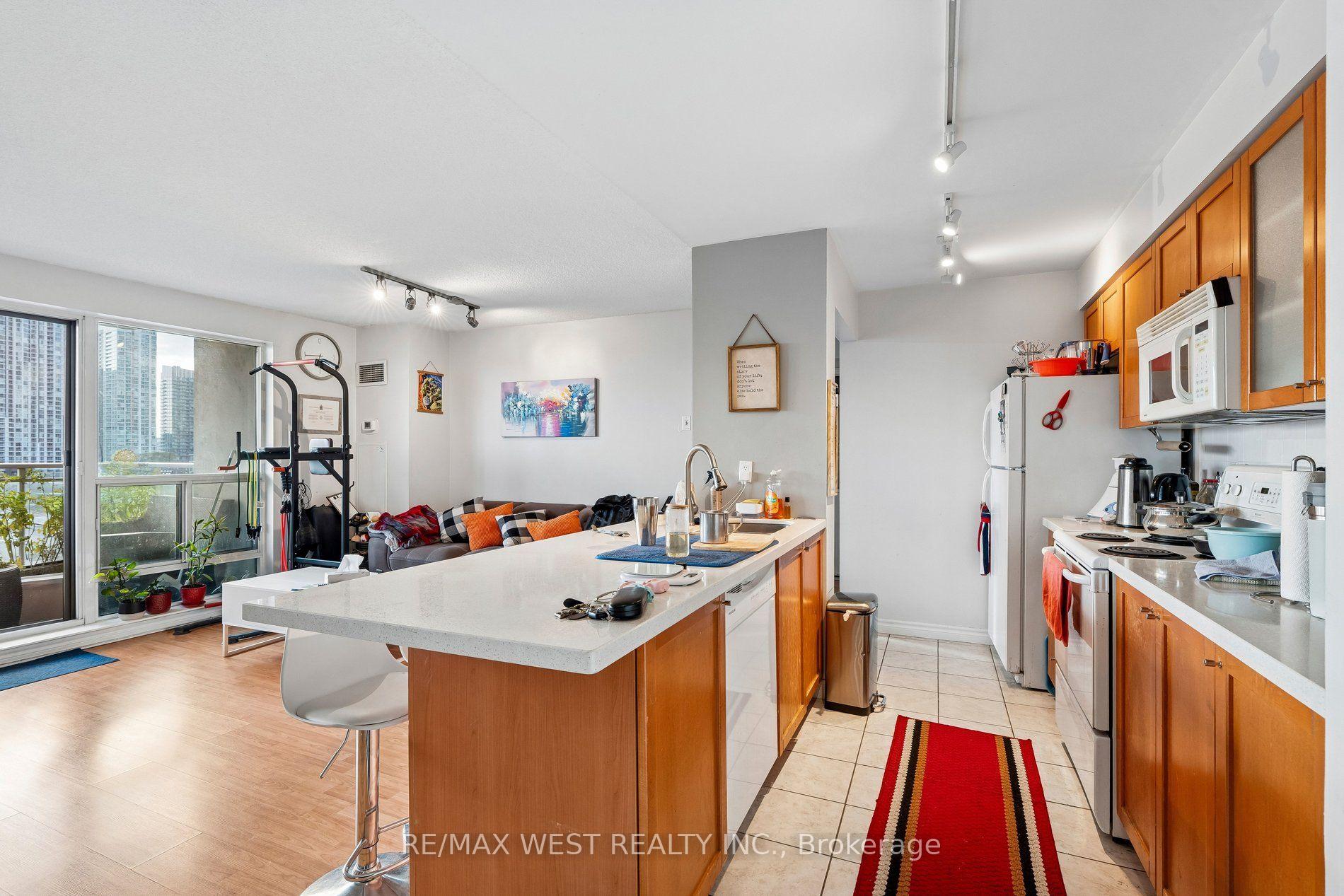 Photo 41 of Unit 1104, 410 Queens Quay W, Toronto, Waterfront Communities — HOMEH