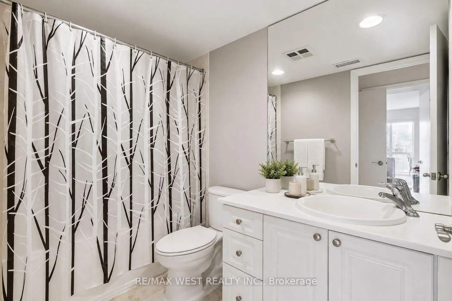 Photo 35 of Unit 1104, 410 Queens Quay W, Toronto, Waterfront Communities — HOMEH