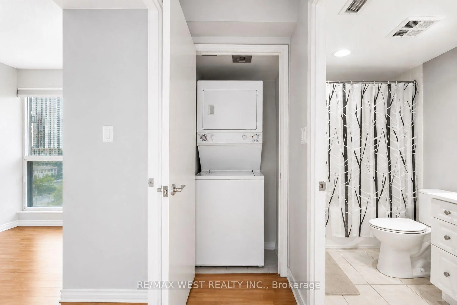 Photo 37 of Unit 1104, 410 Queens Quay W, Toronto, Waterfront Communities — HOMEH