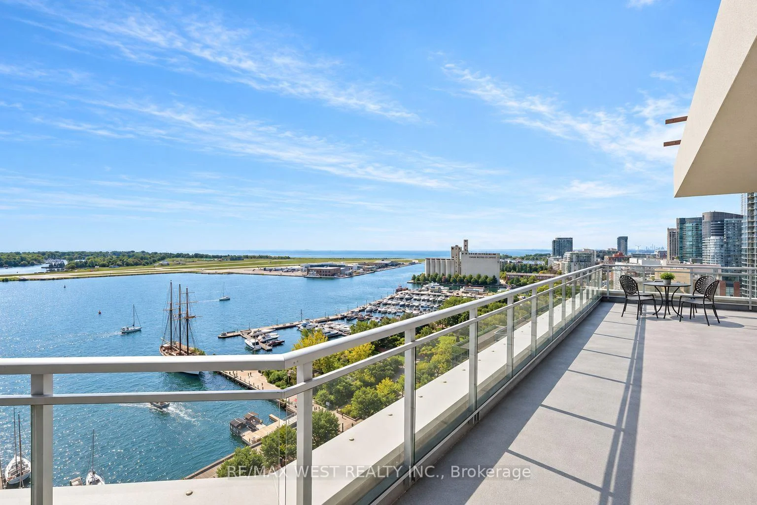 Photo 3 of Unit 1104, 410 Queens Quay W, Toronto, Waterfront Communities — HOMEH
