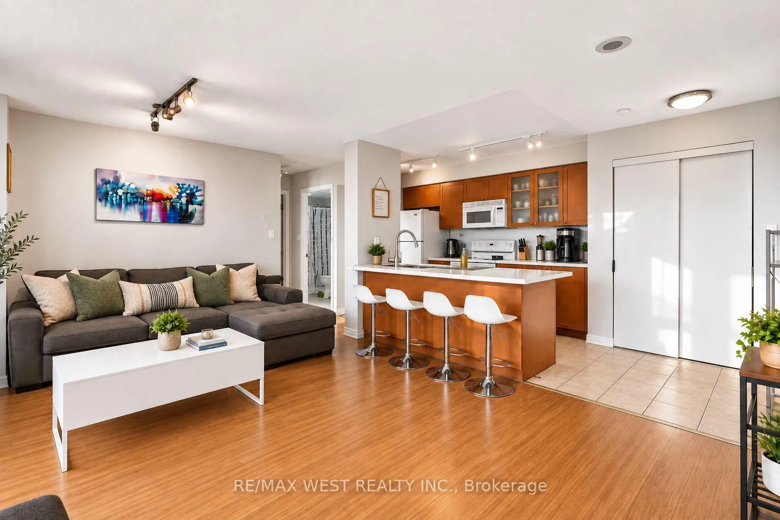 Photo 17 of Unit 1104, 410 Queens Quay W, Toronto, Waterfront Communities — HOMEH