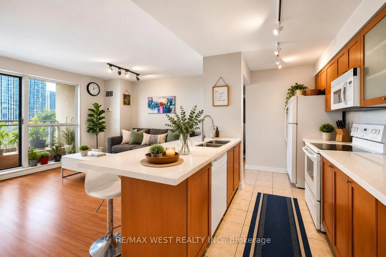 Photo 22 of Unit 1104, 410 Queens Quay W, Toronto, Waterfront Communities — HOMEH