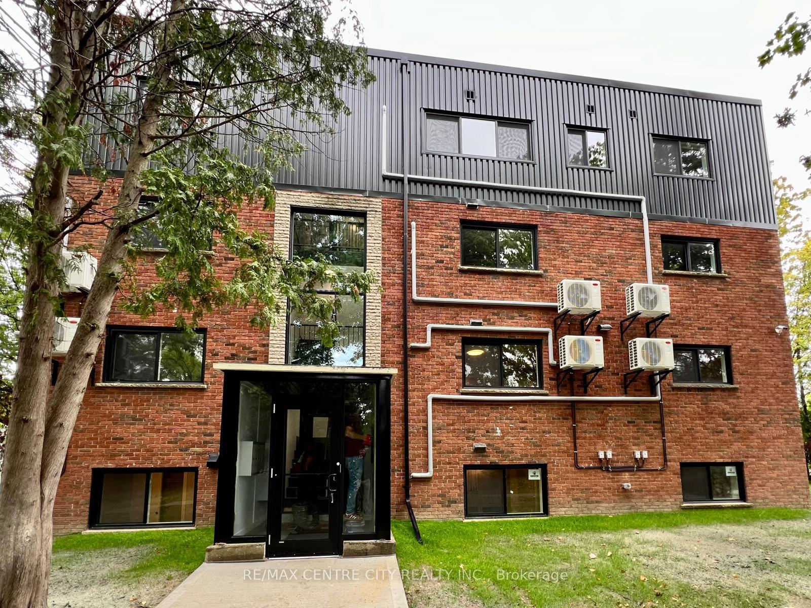 Photo 1 of Unit 4C, 400 Scenic Drive N, London, South J — HOMEH