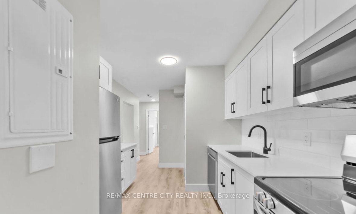Photo 3 of Unit 4C, 400 Scenic Drive N, London, South J — HOMEH
