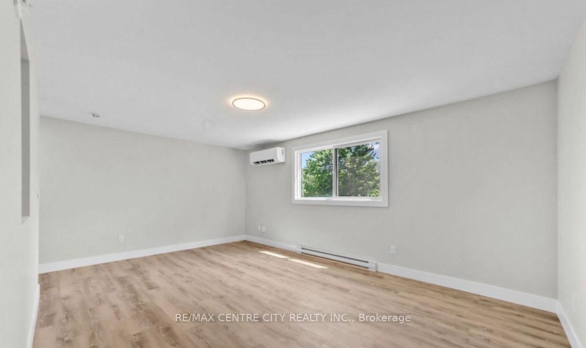 Photo 7 of Unit 4C, 400 Scenic Drive N, London, South J — HOMEH