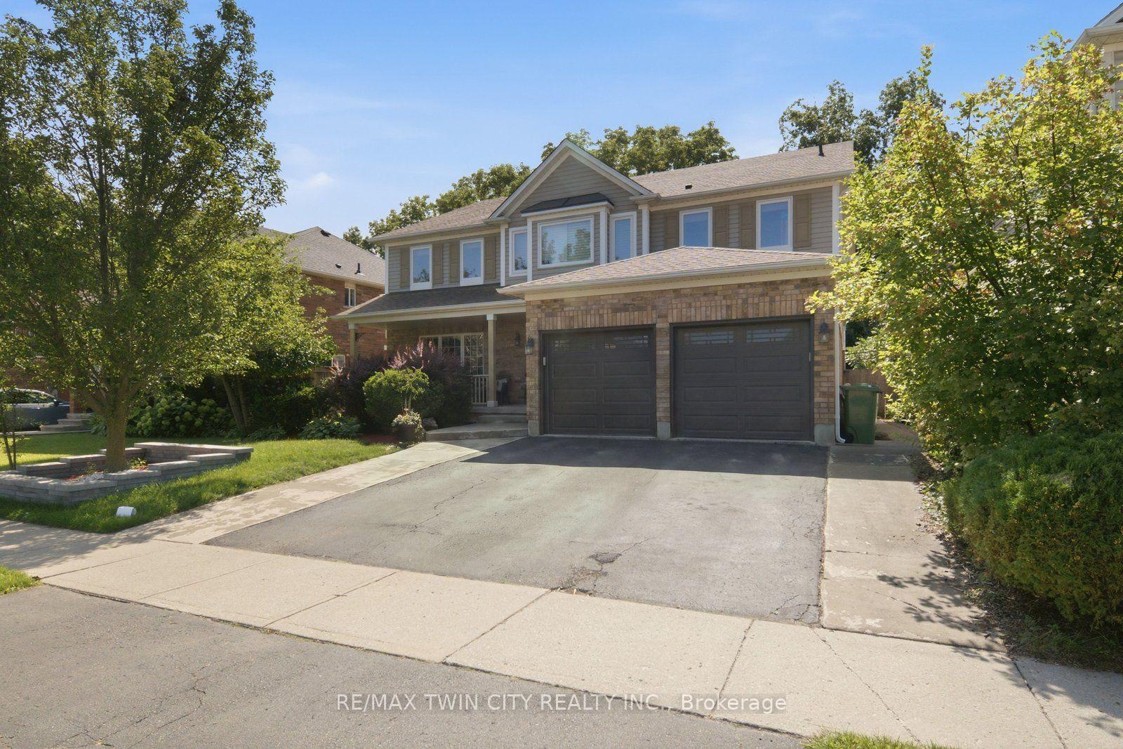 Photo 2 of 33 Hunter Way, Brantford, Empire — HOMEH