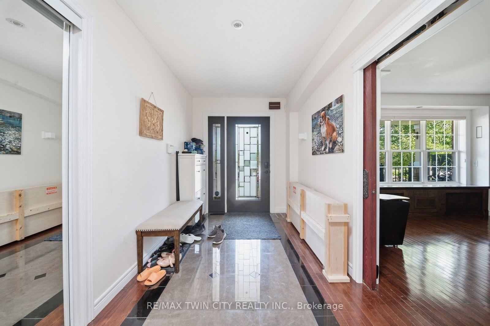 Photo 3 of 33 Hunter Way, Brantford, Empire — HOMEH