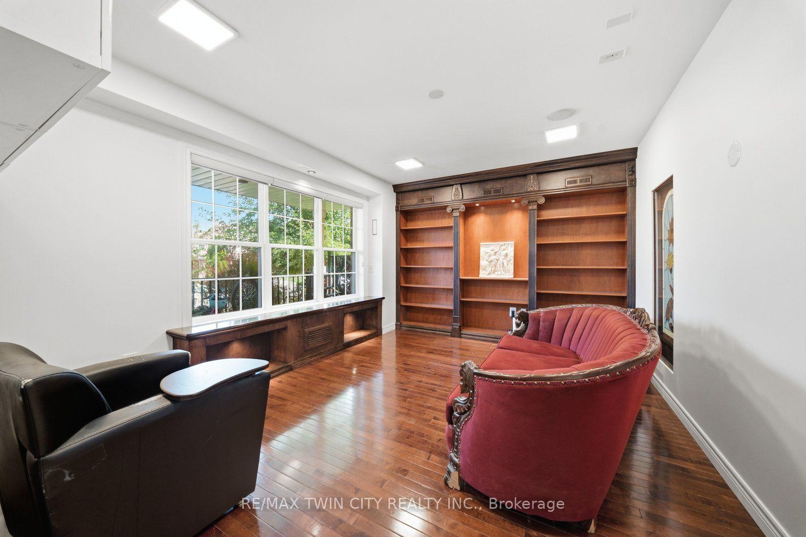 Photo 4 of 33 Hunter Way, Brantford, Empire — HOMEH