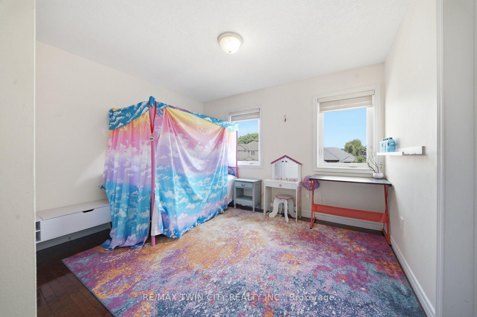 Photo 8 of 33 Hunter Way, Brantford, Empire — HOMEH