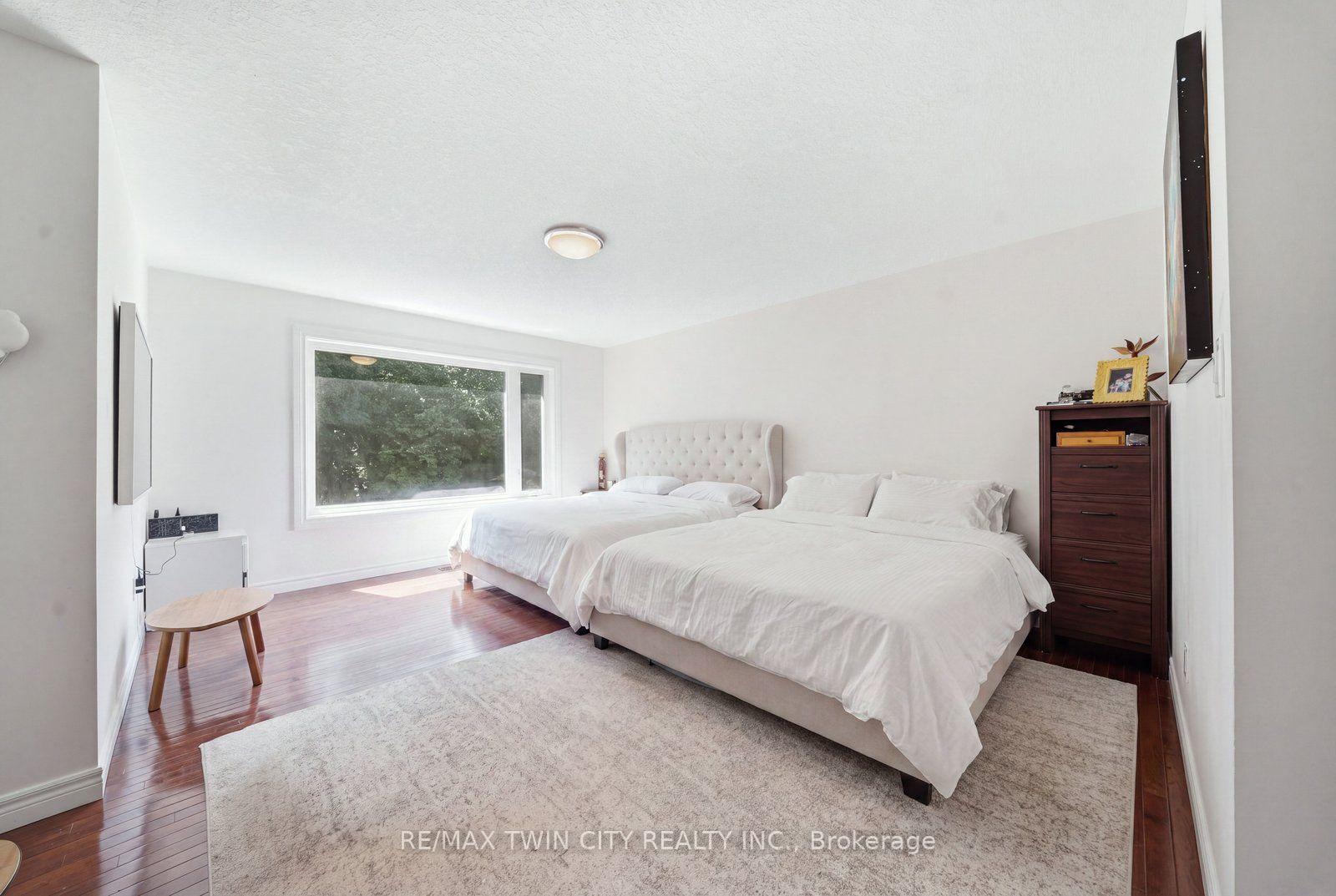 Photo 10 of 33 Hunter Way, Brantford, Empire — HOMEH