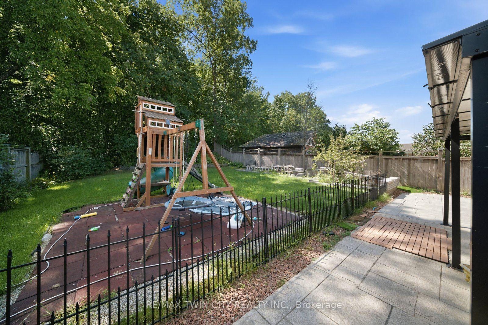 Photo 17 of 33 Hunter Way, Brantford, Empire — HOMEH