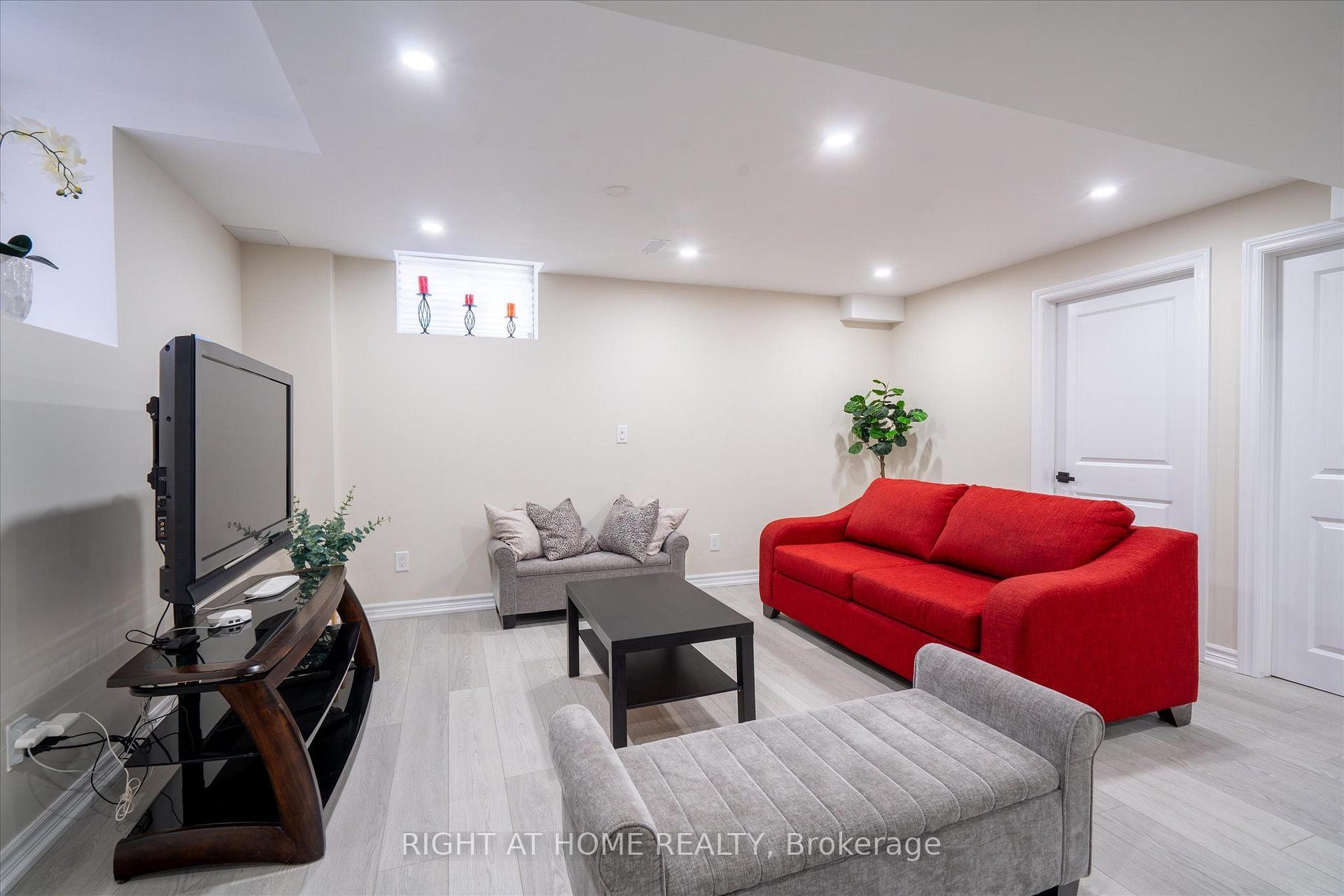 Photo 11 of 40 Stannardville Drive, Ajax, Northwest Ajax — HOMEH