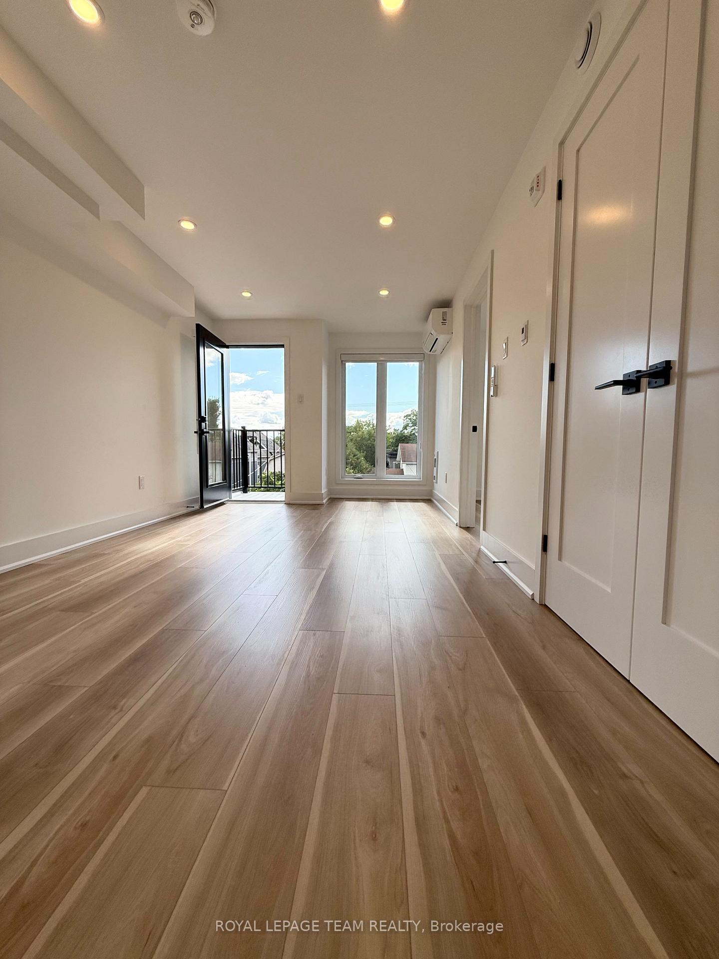 Photo 4 of Unit 7, 549 Melbourne Avenue, Ottawa, McKellar/Highland — HOMEH