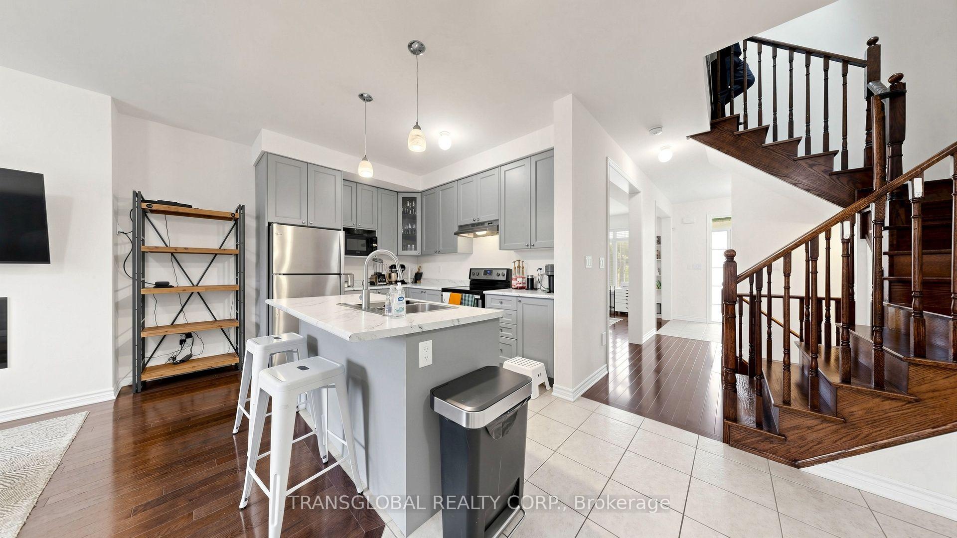 Photo 7 of 181 Beechborough Crescent, East Gwillimbury, Sharon — HOMEH