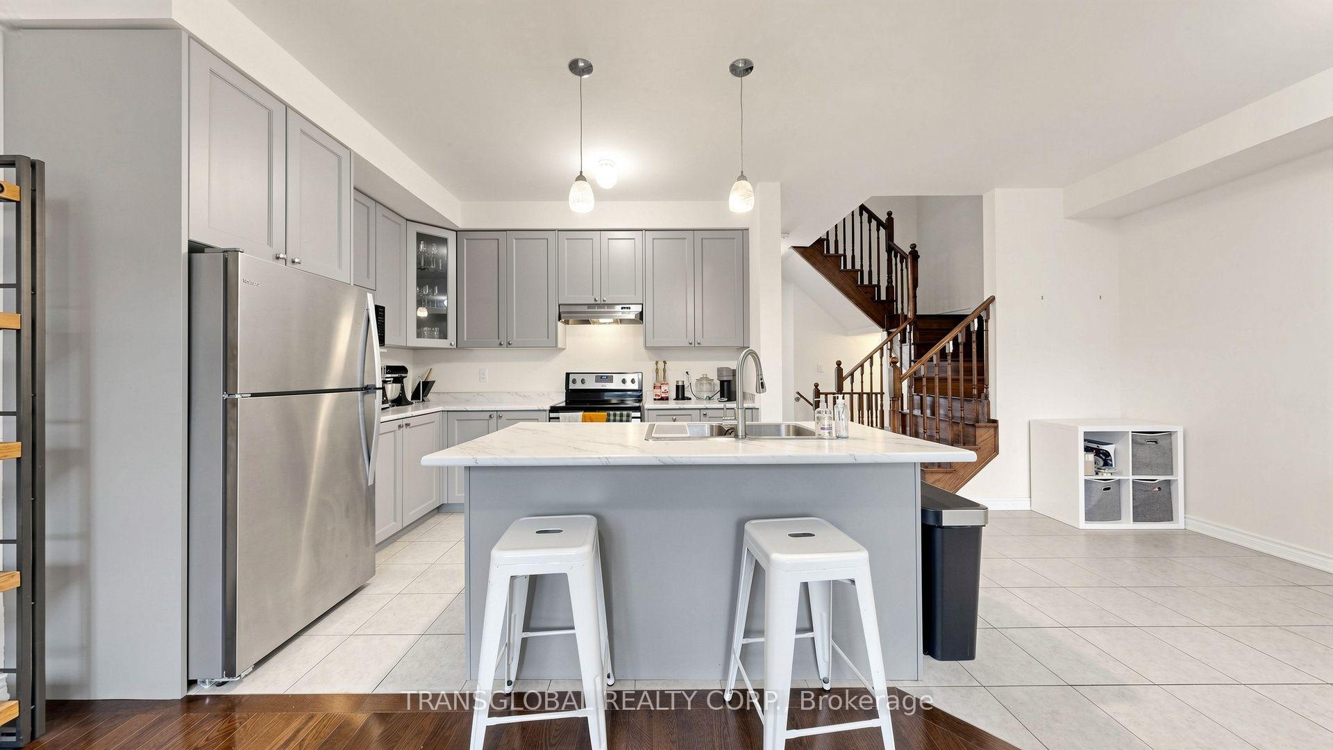 Photo 8 of 181 Beechborough Crescent, East Gwillimbury, Sharon — HOMEH