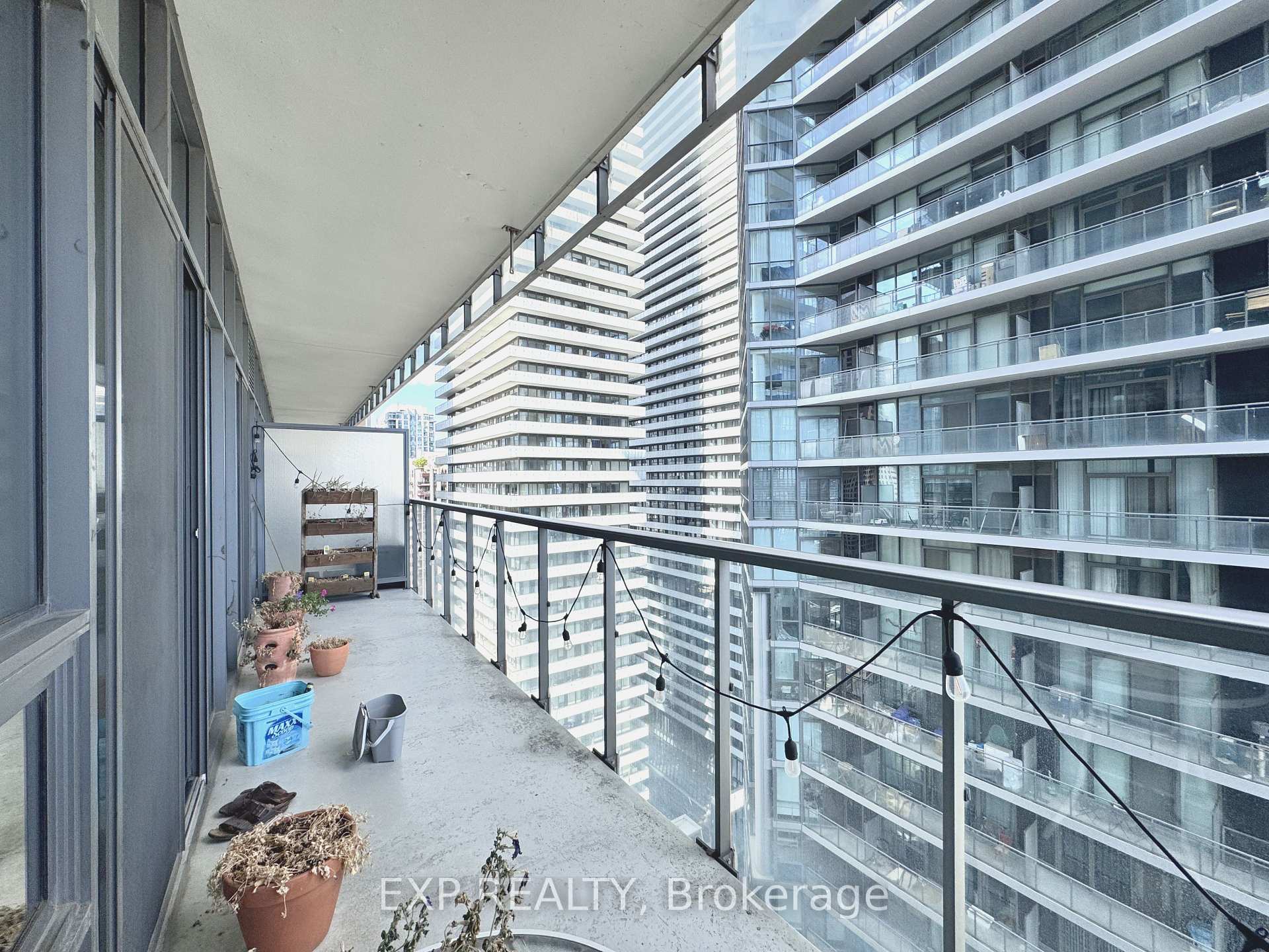 Photo 4 of Unit 2001, 33 Charles Street E, Toronto, Church-Yonge Corridor — HOMEH